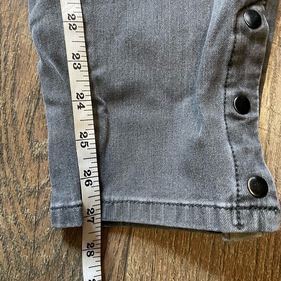 G.I.L.I. Got It Love It Jeans Women's Size 16 Gray With Camouflage Accents - Picture 8 of 8